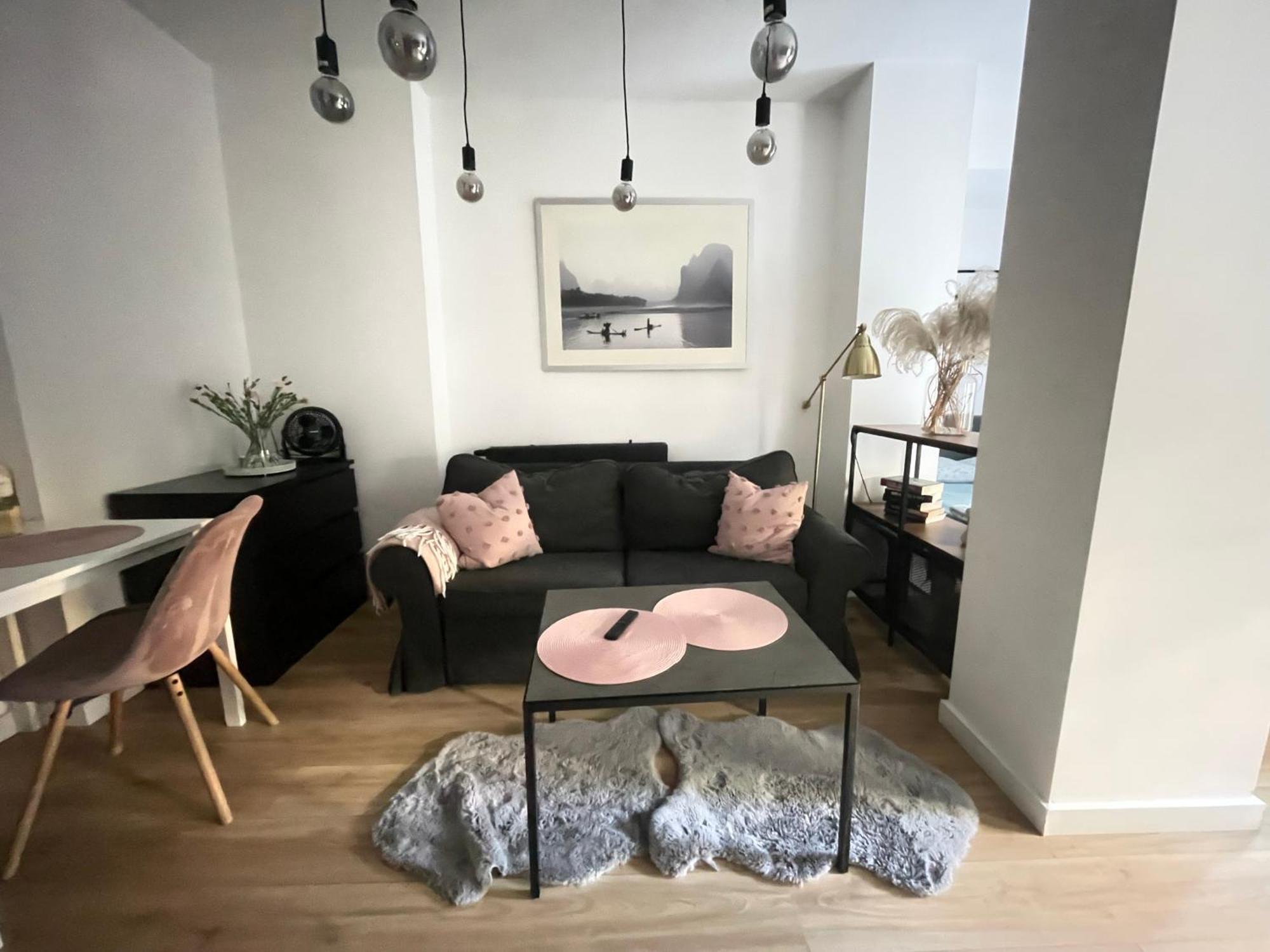 Garden Place Apartment *